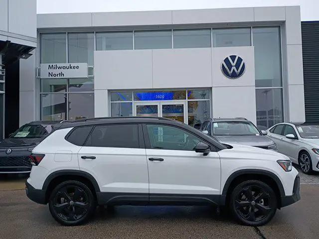 2025 Volkswagen Taos 1.5T SE Black for sale in Glendale, WI