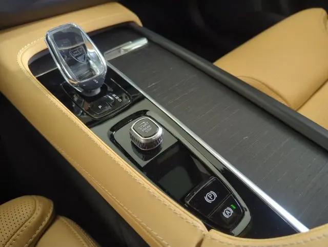 2024 Volvo XC90 B6 Ultimate Bright Theme 7-Seater