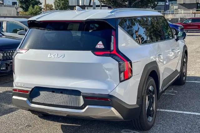 2026 Kia EV9 Wind