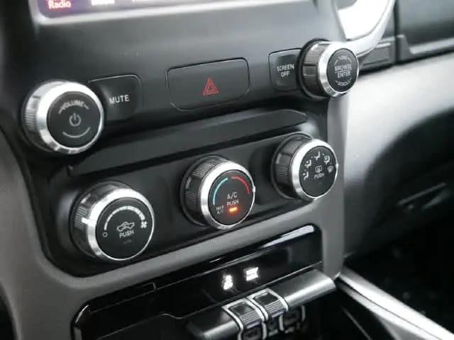 2019 Ram 1500 Big Horn/Lone Star Crew Cab 4x4 57 Box