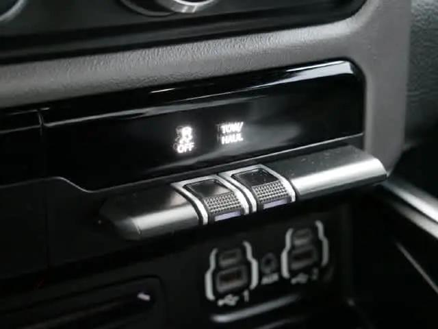 2019 Ram 1500 Big Horn/Lone Star Crew Cab 4x4 57 Box