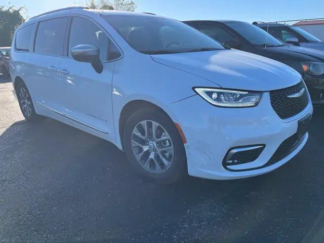 2025 Chrysler Pacifica Hybrid Pinnacle for sale in Cedar Falls, IA