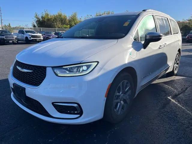 2025 Chrysler Pacifica Hybrid Pinnacle