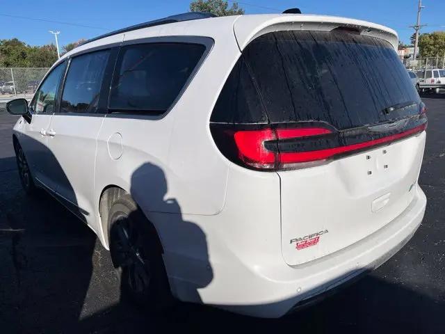 2025 Chrysler Pacifica Hybrid Pinnacle