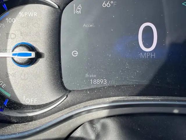 2025 Chrysler Pacifica Hybrid Pinnacle