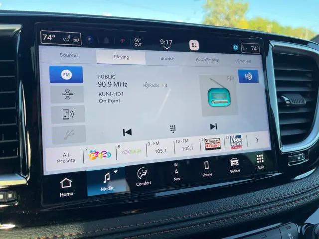 2025 Chrysler Pacifica Hybrid Pinnacle