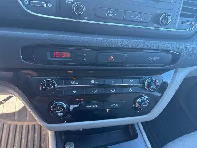 2016 Kia Sedona LX