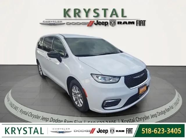 2026 Chrysler Pacifica Select for sale in Warrensburg, NY