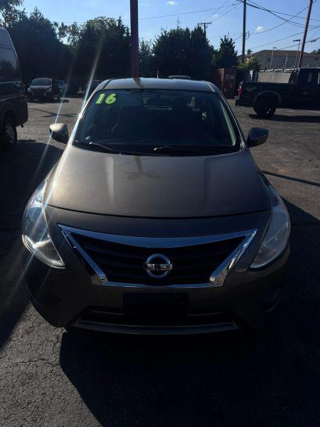 2016 Nissan Versa 1.6 S+