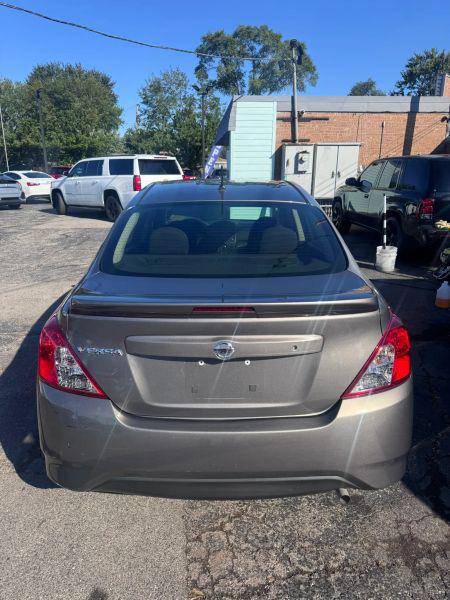 2016 Nissan Versa 1.6 S+