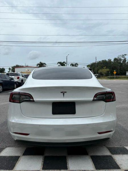 2021 Tesla Model 3 Standard Range Plus Rear-Wheel Drive