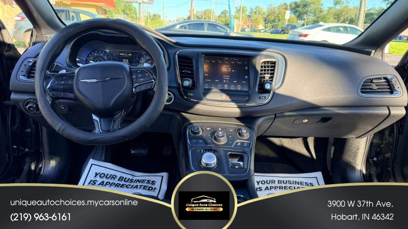 2015 Chrysler 200 S