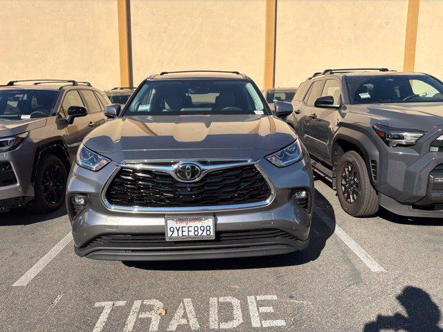 2026 Toyota Highlander Hybrid Limited