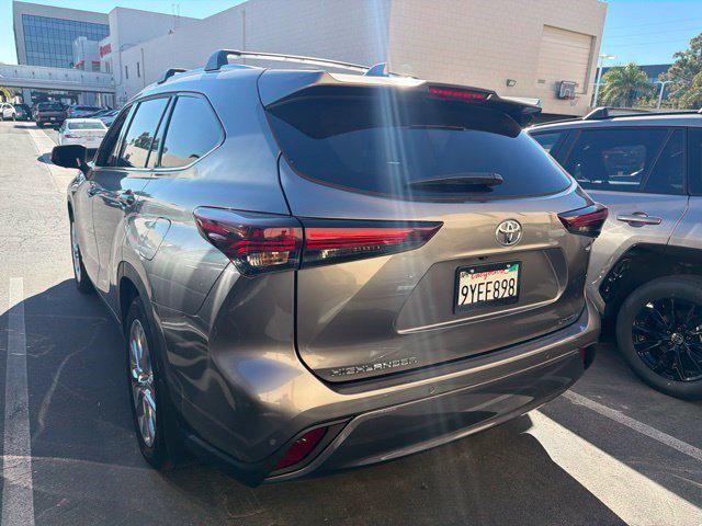2026 Toyota Highlander Hybrid Limited