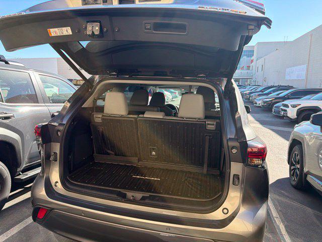 2026 Toyota Highlander Hybrid Limited