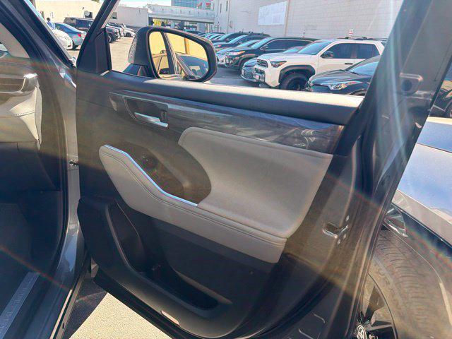 2026 Toyota Highlander Hybrid Limited