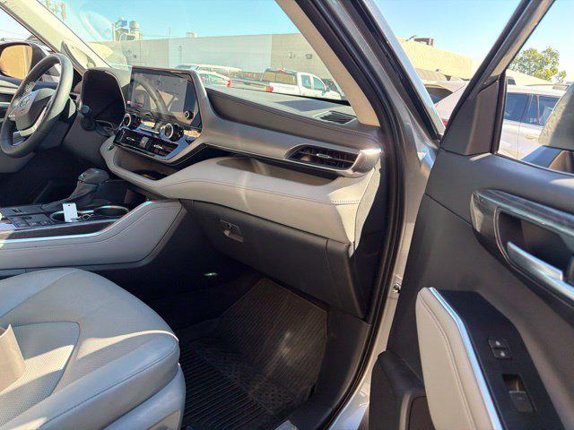 2026 Toyota Highlander Hybrid Limited