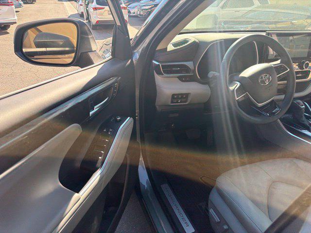 2026 Toyota Highlander Hybrid Limited