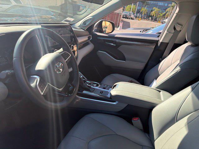 2026 Toyota Highlander Hybrid Limited
