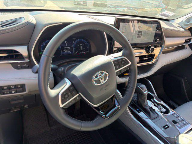 2026 Toyota Highlander Hybrid Limited
