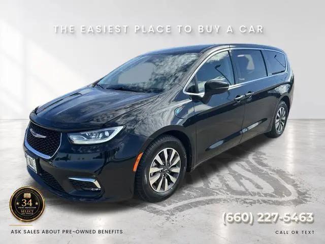 2023 Chrysler Pacifica Hybrid Touring L for sale in Clinton, MO