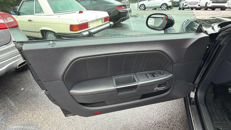 2014 Dodge Challenger Shaker Pkg
