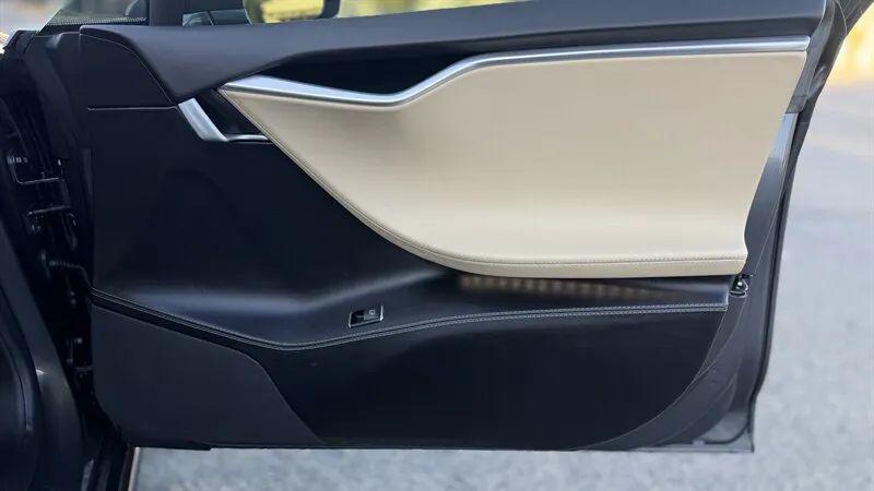 2016 Tesla Model S 90D