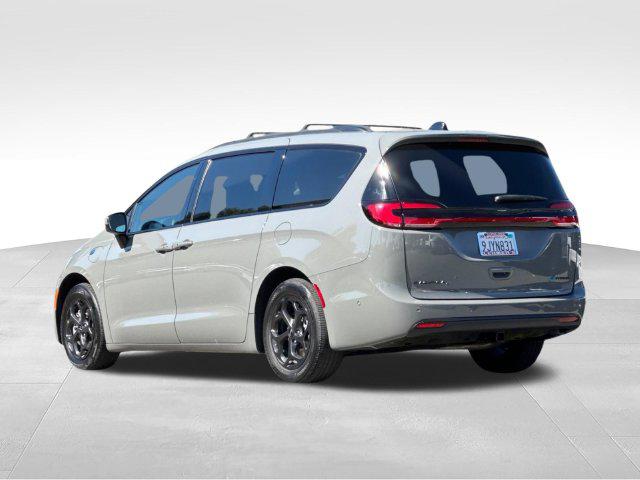 2023 Chrysler Pacifica Hybrid Touring L