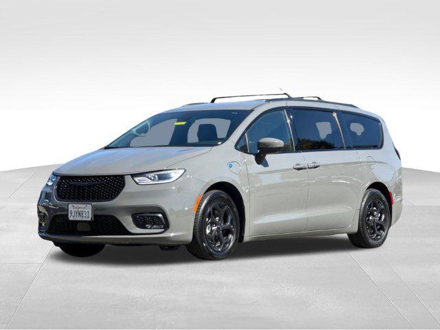 2023 Chrysler Pacifica Hybrid Touring L