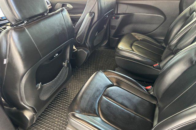 2023 Chrysler Pacifica Hybrid Touring L