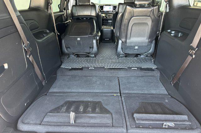 2023 Chrysler Pacifica Hybrid Touring L