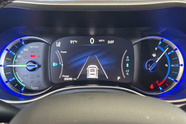 2023 Chrysler Pacifica Hybrid Touring L