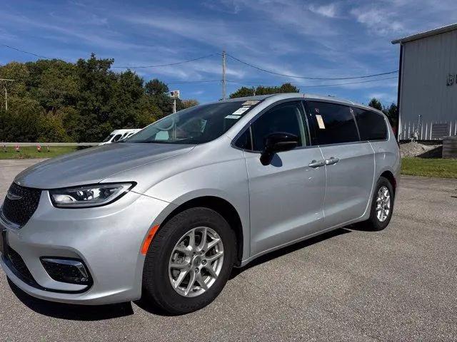 2024 Chrysler Pacifica Touring L for sale in Upper Sandusky, OH