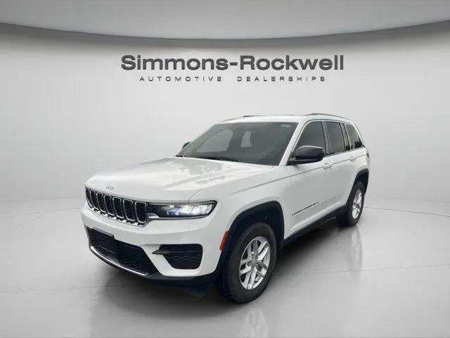2023 Jeep Grand Cherokee Laredo 4x4 for sale in Elmira, NY