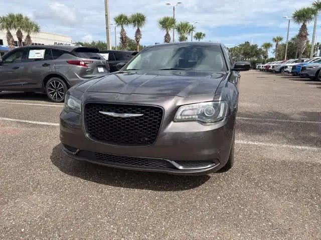 2019 Chrysler 300 Touring