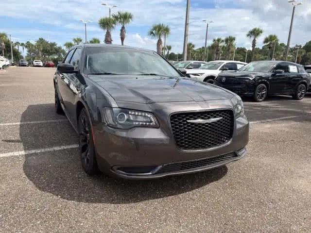 2019 Chrysler 300 Touring