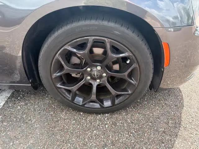 2019 Chrysler 300 Touring
