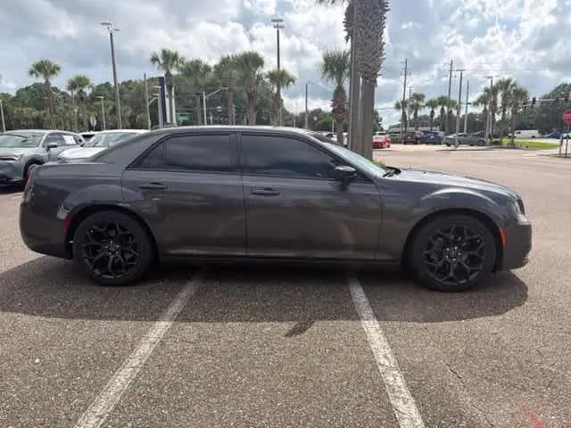 2019 Chrysler 300 Touring