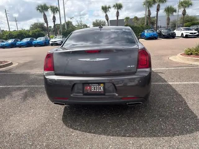 2019 Chrysler 300 Touring