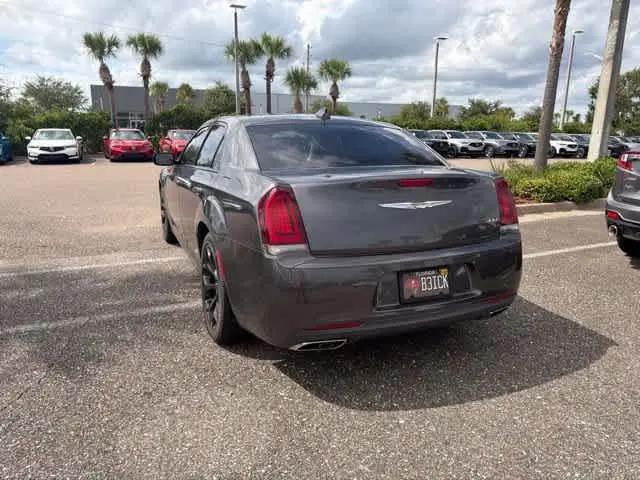2019 Chrysler 300 Touring