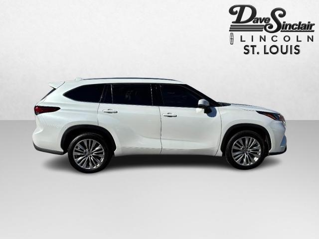 2023 Toyota Highlander Platinum