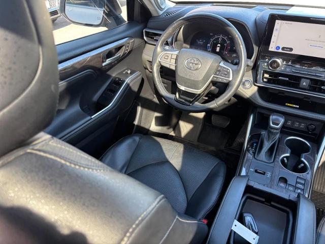 2023 Toyota Highlander Platinum