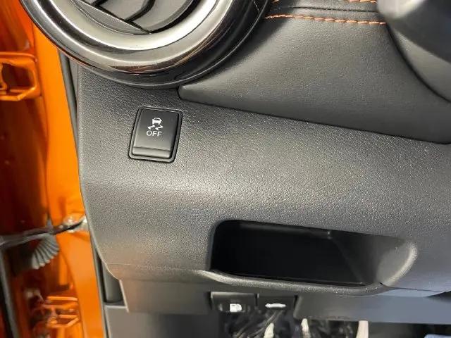 2019 Nissan Kicks SR