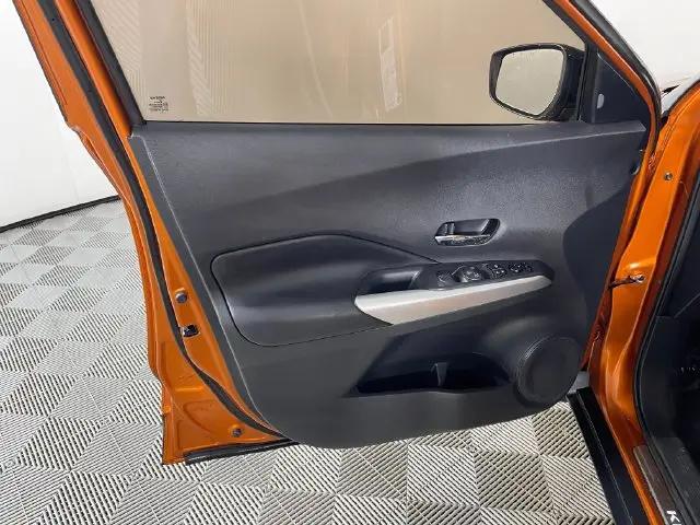 2019 Nissan Kicks SR