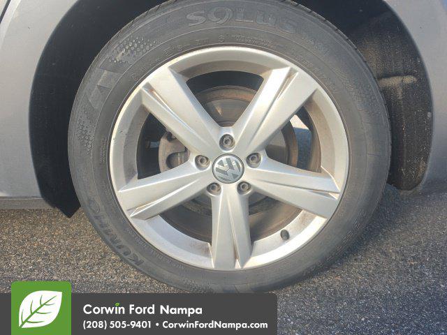 2015 Volkswagen Passat 1.8T Limited Edition