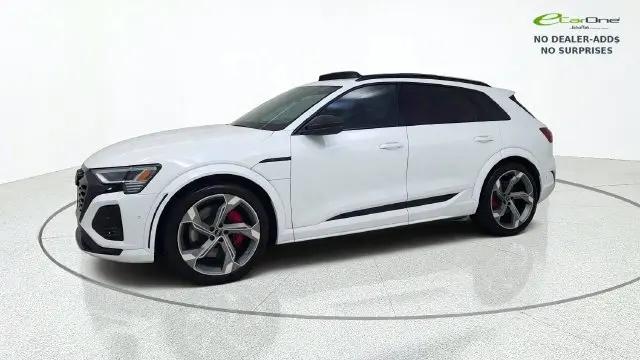 2024 Audi e-tron Prestige quattro