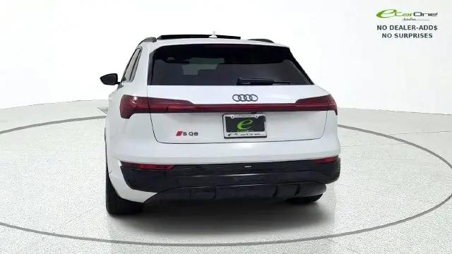 2024 Audi e-tron Prestige quattro
