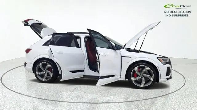 2024 Audi e-tron Prestige quattro