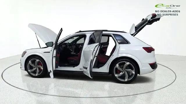 2024 Audi e-tron Prestige quattro