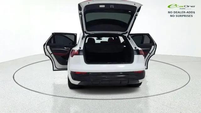 2024 Audi e-tron Prestige quattro